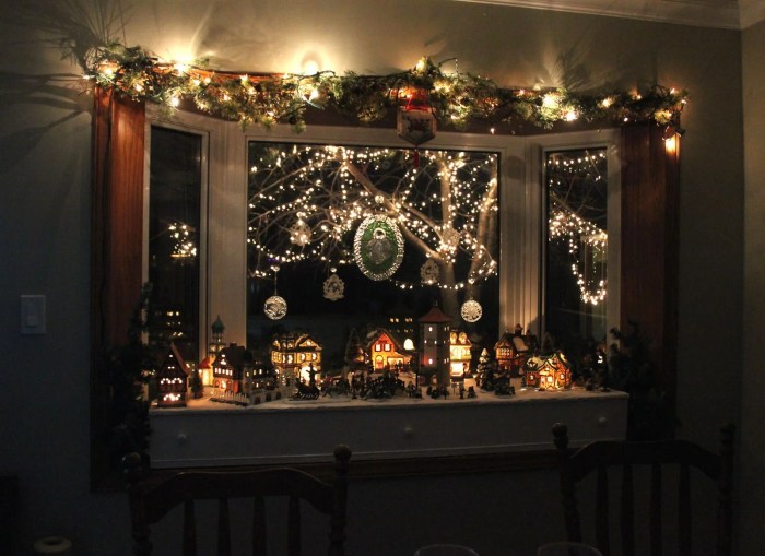 How to decorate a bay window for christmas