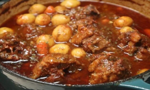 How to cook oxtail south african style