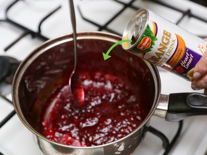 How to make raspberry puree for decoration